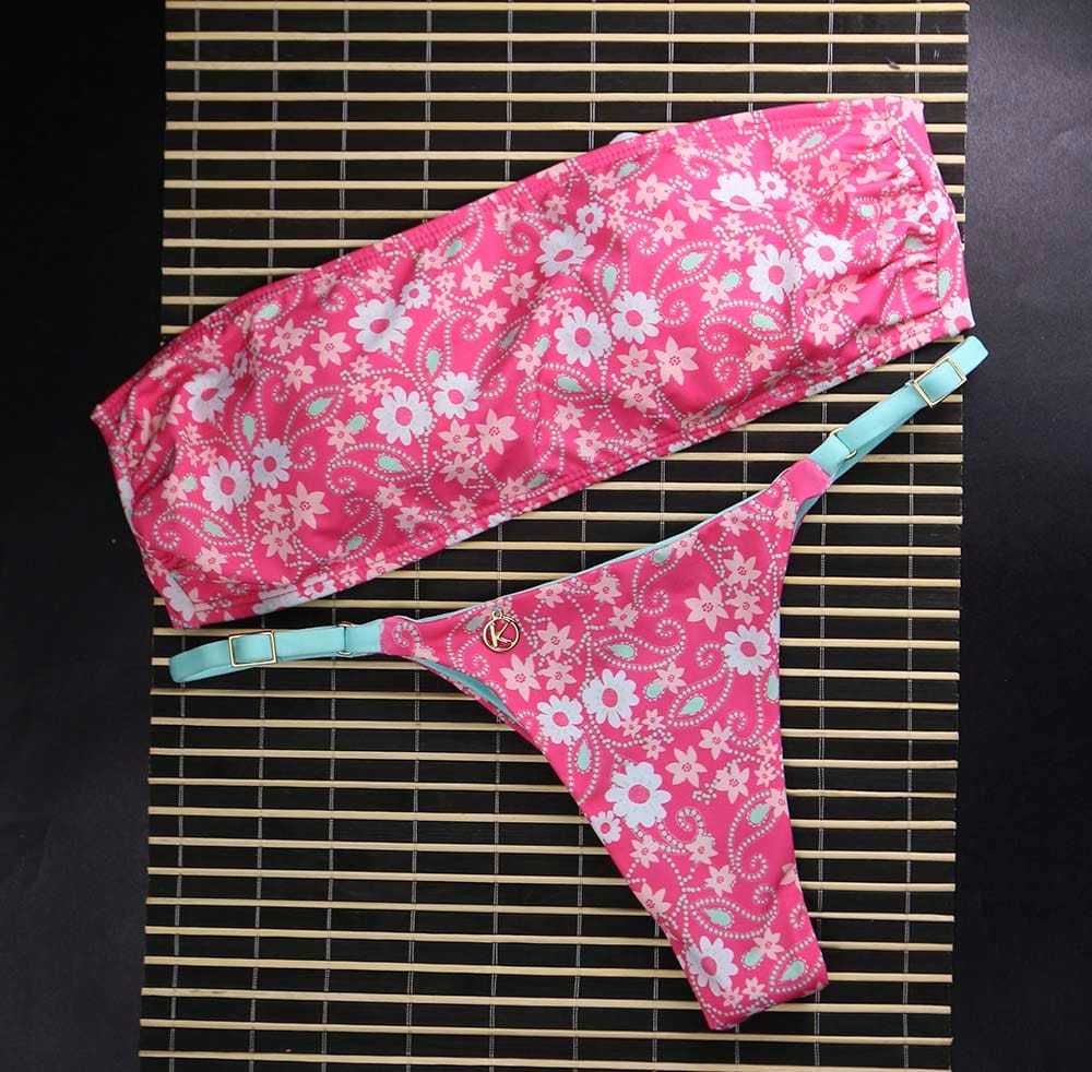 Conjunto de Bikini Floral Rosa con Combinación en Verde Menta | Cinturón Superior + Tanga Mia
